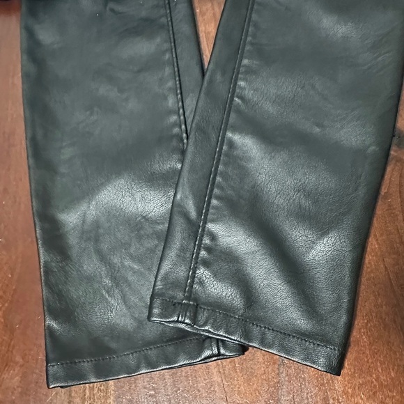 BLANKNYC Black Faux Leather Low Rise Pants Women’s Size 27 NWOT Party Going Out - Picture 13 of 14